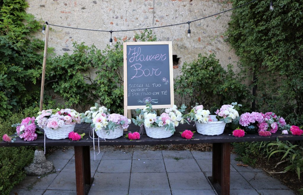 Foto del flower bar en Castello Quistini. Elopement